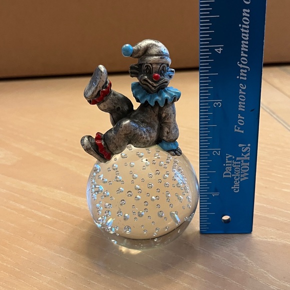 Vintage George Good Pewter Clown Paperweight. - Picture 9 of 10